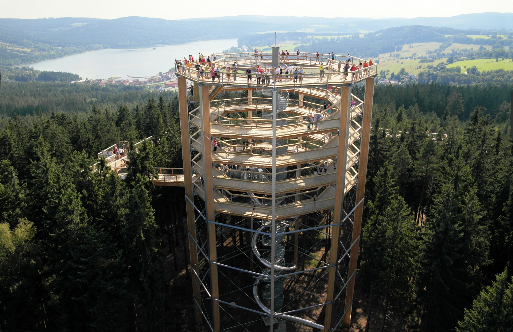 Aussichtsturm des Baumkronenwegs am Lipno, zehn Minuten vom Ferienhaus Výtoň 263